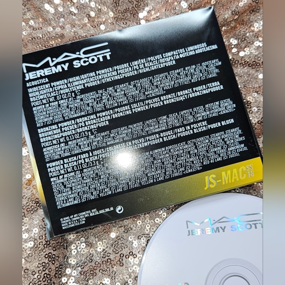 MAC x Jeremy Scott Mixtape Face Palette Cheeky Vol. 1 - Picture 3 of 5